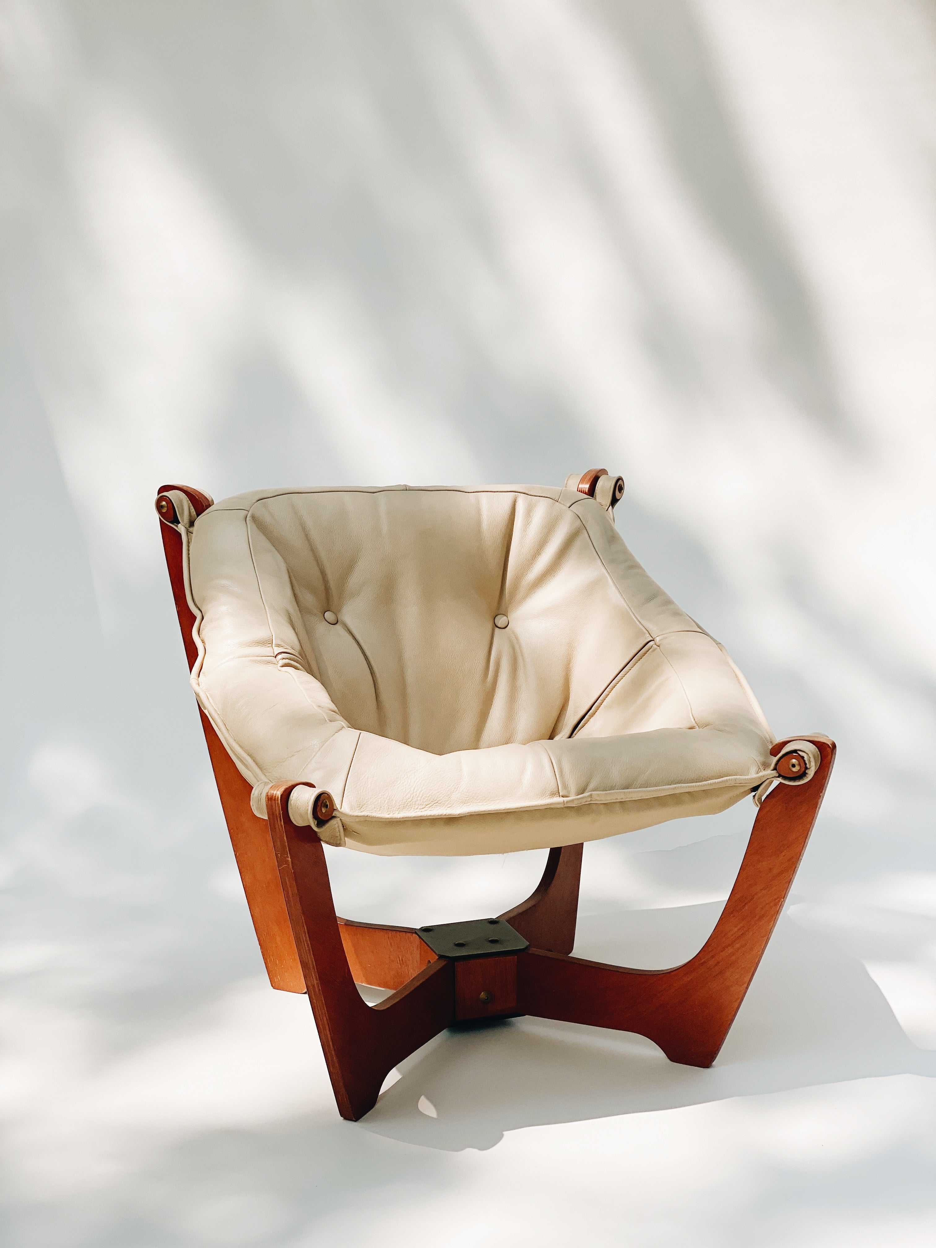 【良品】イエリアーダ LUNA CHAIR ルナチェア ヴィンテージ 良品】イエリアーダ LUNA CHAIR ルナチェア ヴィンテージ - メルカリ